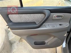 تۆیۆتا لاند کروزەر